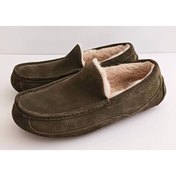 UGG Other - UGG Ascot Olive Green Suede Slipper Sheepskin Lined 1101110 Sz 10